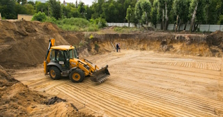 Разработка котлована Бугуруслан стоимость за от 568 руб. м3 - заказать работы по копке и рытью котлованов | траншей